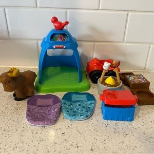 Fisher-Price Little People Going Camping Playset